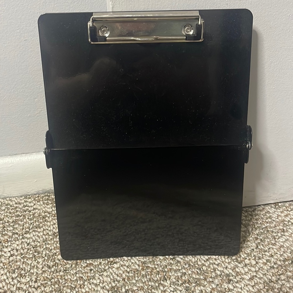 Foldable nursing clipboard